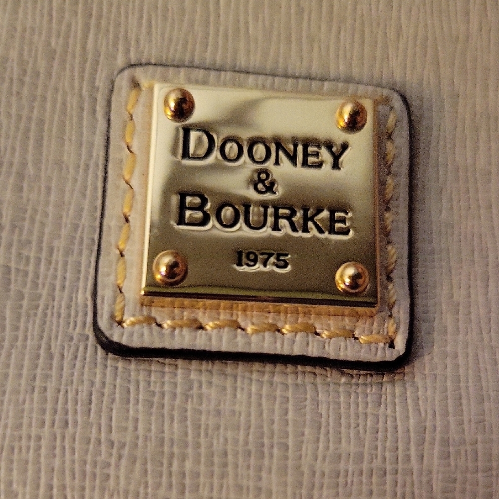 NWT Dooney & Bourke White Wristlet with Tassel - Picture 8 of 9